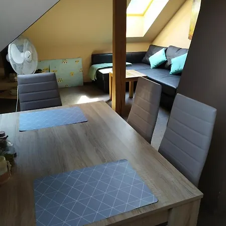 Ubytování v soukromí Podkrovní Apartmán V Přírodě, Vhodný K Relaxaci I Na Služební Cesty *